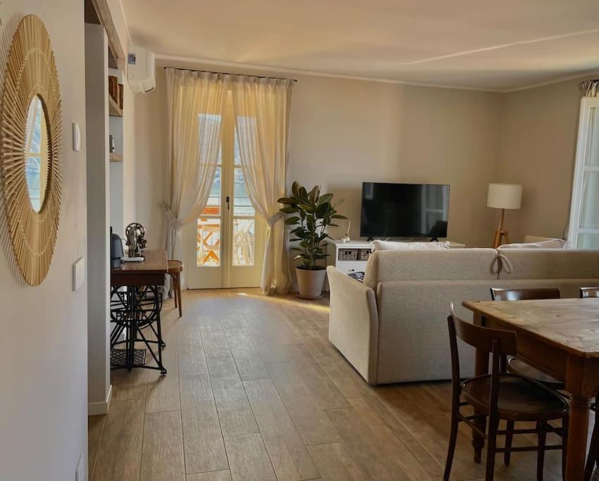 Il Noce Lake View Apartment Lezzeno Exteriör bild