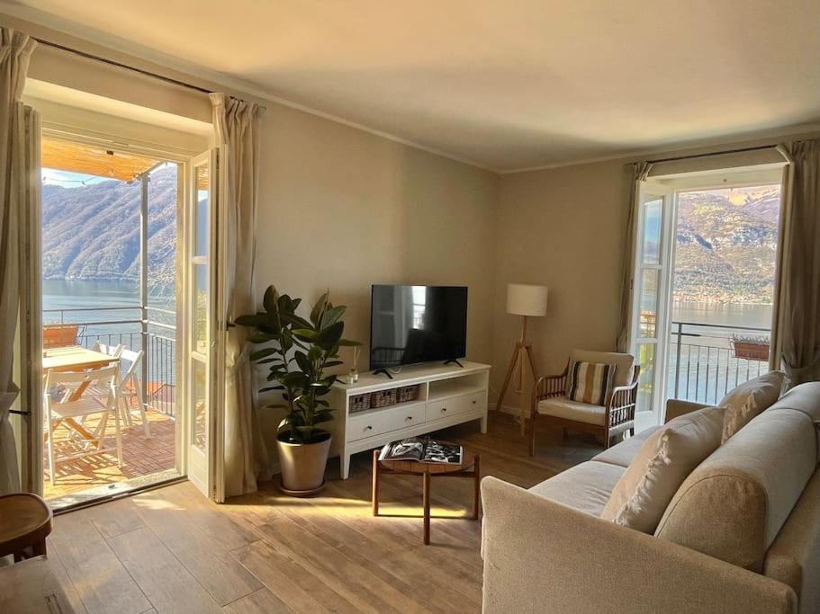 Il Noce Lake View Apartment Lezzeno Exteriör bild